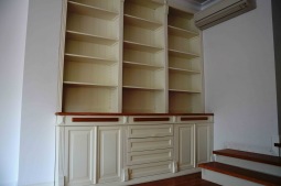 Biblioteczka "IZI"