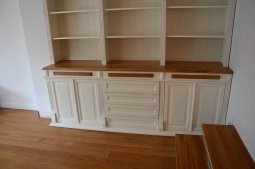 Biblioteczka "IZI"